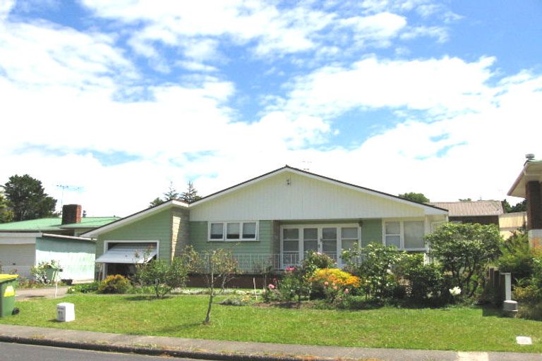 Photo of property in 48 Sylvia Road, Hillcrest, Auckland, 0627