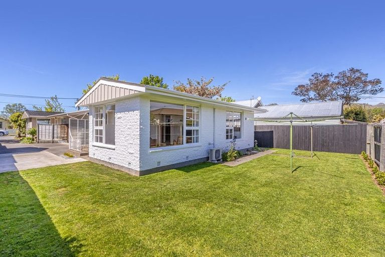 Photo of property in 2/42 Prossers Road, Saint Martins, Christchurch, 8022