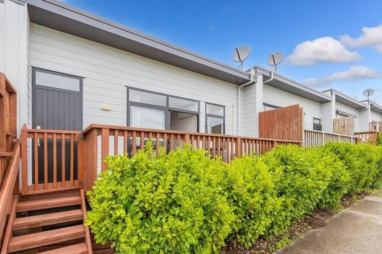 Photo of property in 3 Kapuarangi Lane, Papakura, 2110