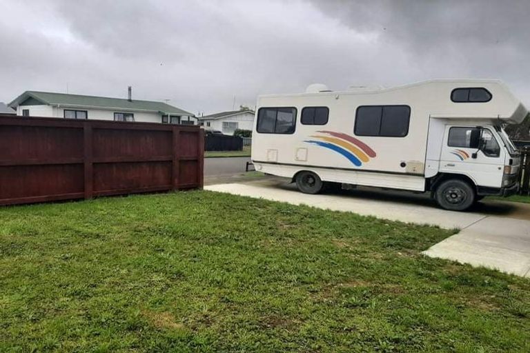 Photo of property in 38 Strathmore Avenue, Levin, 5510