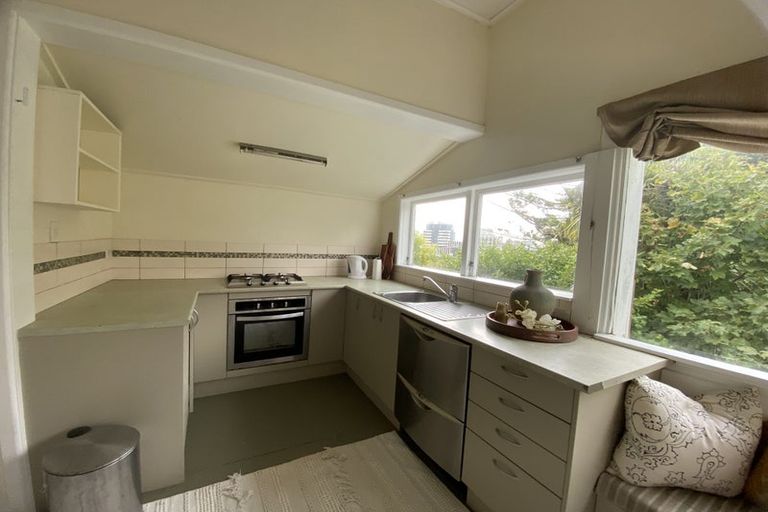 Photo of property in 57 Aurora Terrace, Kelburn, Wellington, 6012