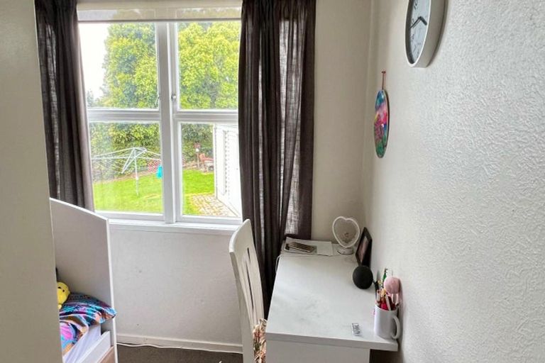 Photo of property in 32 Sunvue Road, Glen Eden, Auckland, 0602