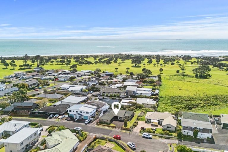 Photo of property in 9 Chatswood Grove, Fitzroy, New Plymouth, 4312