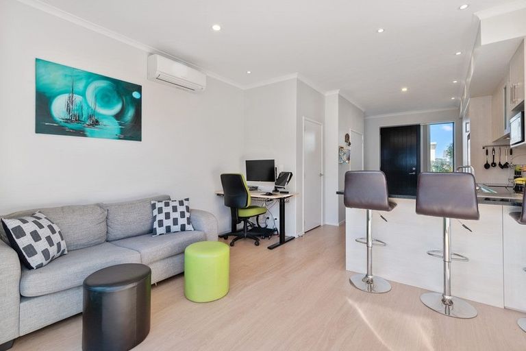 Photo of property in 27 Kanuka Road, Hobsonville, Auckland, 0616