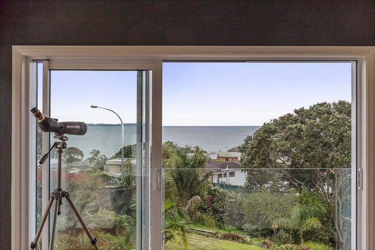 Photo of property in 3 Glenelg Road, Red Beach, 0932