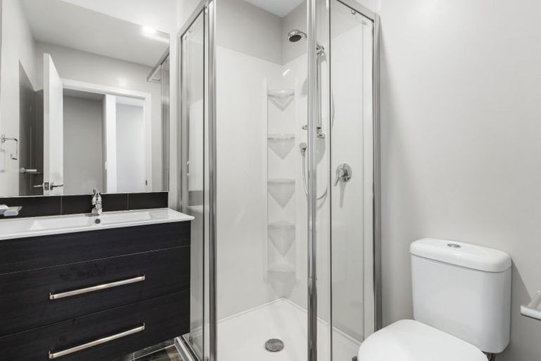 Photo of property in 46 Tokai Place, Glen Eden, 0602