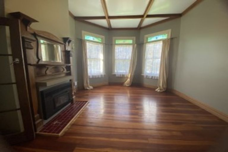 Photo of property in 32 Kitchener Road, Waiuku, 2123