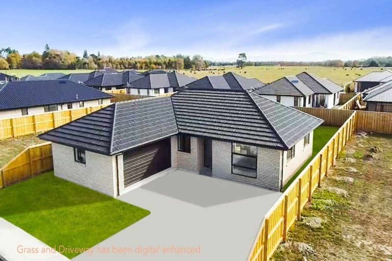 Photo of property in 11 Herridge Street, Woodend, 7691