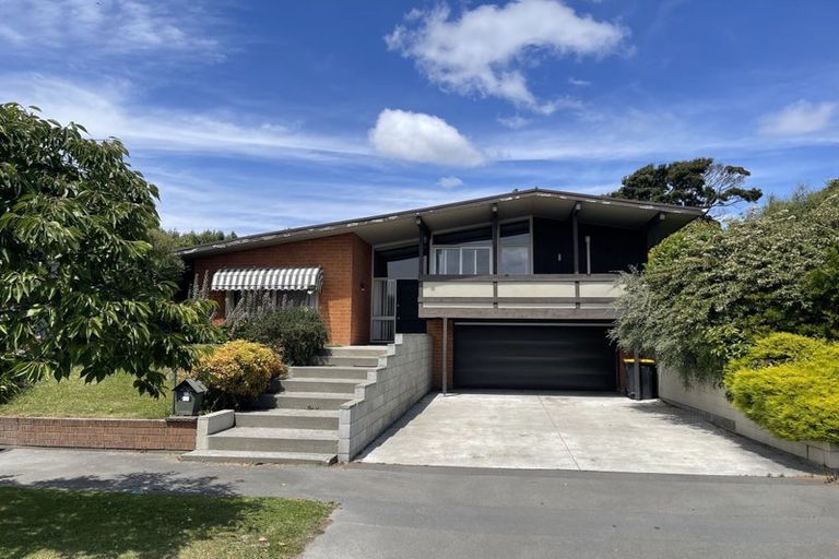 Photo of property in 23 Highfield Place, Avonhead, Christchurch, 8042