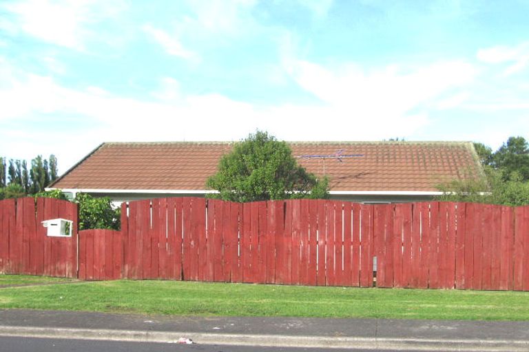 Photo of property in 16 Mile Place, Henderson, Auckland, 0612