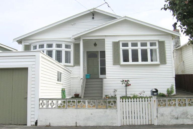 Photo of property in 35 Palm Avenue, Lyall Bay, Wellington, 6022