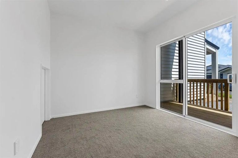 Photo of property in 17b Waka Ama Road, Karaka, 2113