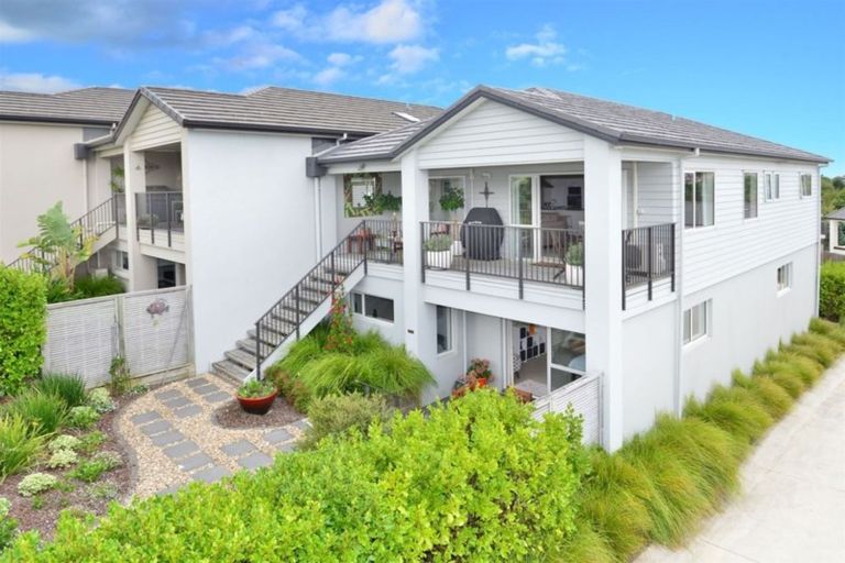 Photo of property in 9a Melia Place, Stanmore Bay, Whangaparaoa, 0932