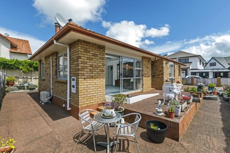 Photo of property in 23a Nukumea Common, Orewa, 0931