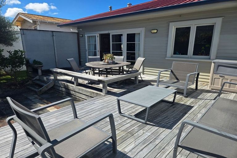 Photo of property in 37 Cobden Street, Gisborne, 4010