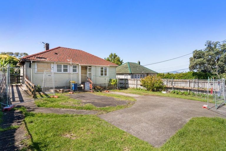 Photo of property in 81 Onewa Road, Northcote, Auckland, 0627