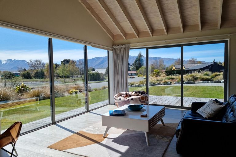 Photo of property in 15 D'archiac Drive, Lake Tekapo, 7999