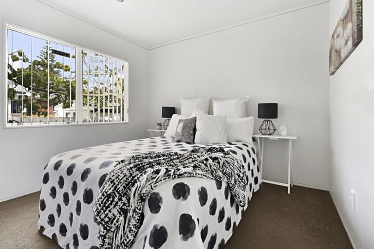 Photo of property in 2/50 Gloucester Road, Manurewa, Auckland, 2102