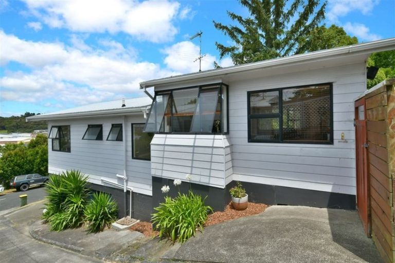 Photo of property in 10b Penton Road, Stanmore Bay, Whangaparaoa, 0932