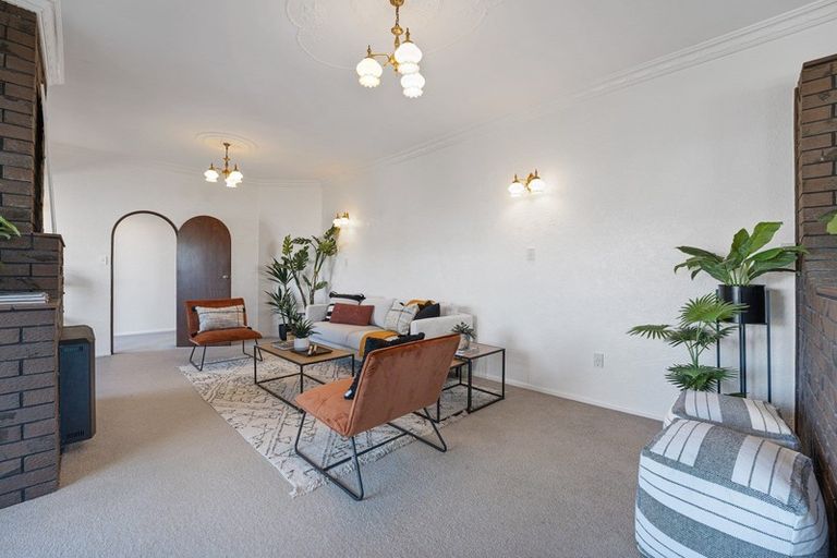 Photo of property in 2 Budleigh Street, Frankleigh Park, New Plymouth, 4310