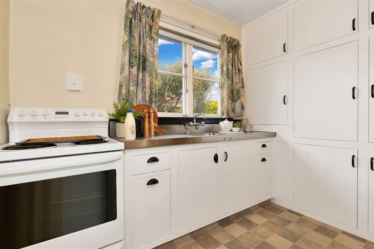 Photo of property in 8 Manor Place, Bryndwr, Christchurch, 8053