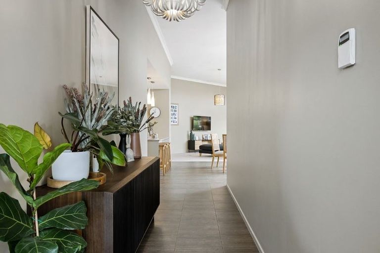 Photo of property in 12 Siding Lane, Prebbleton, 7604