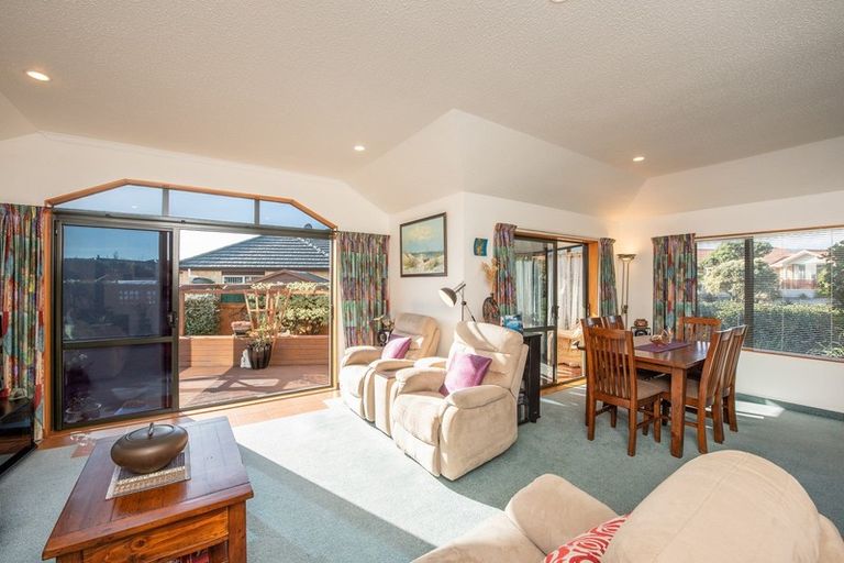 Photo of property in 2 Taranui Way, Paraparaumu Beach, Paraparaumu, 5032