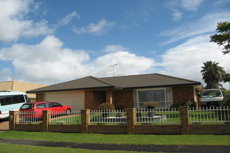 Photo of property in 5 Perotti Place, Conifer Grove, Takanini, 2112