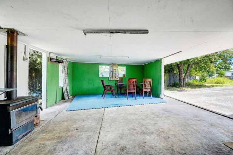 Photo of property in 19 Chorley Avenue, Massey, Auckland, 0614