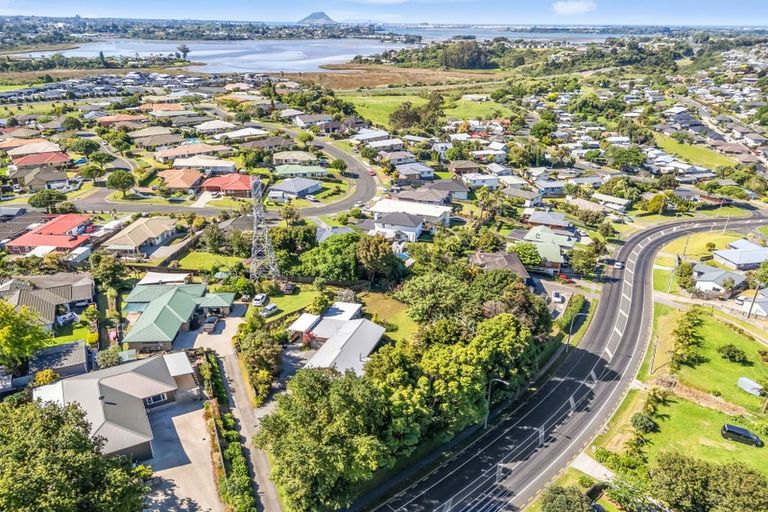 Photo of property in 43 Poike Road, Hairini, Tauranga, 3112