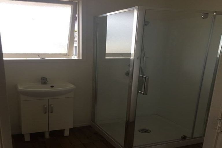 Photo of property in 18 Totara Street, Waiuku, 2123