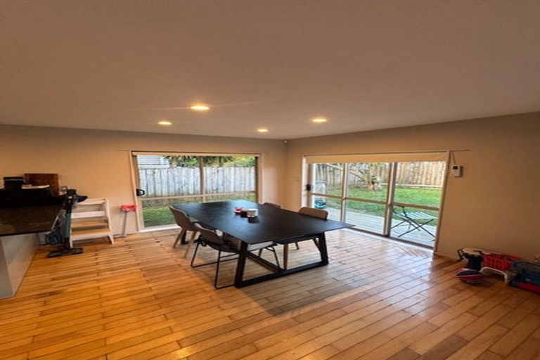Photo of property in 28a Kingdale Road, Henderson, Auckland, 0610