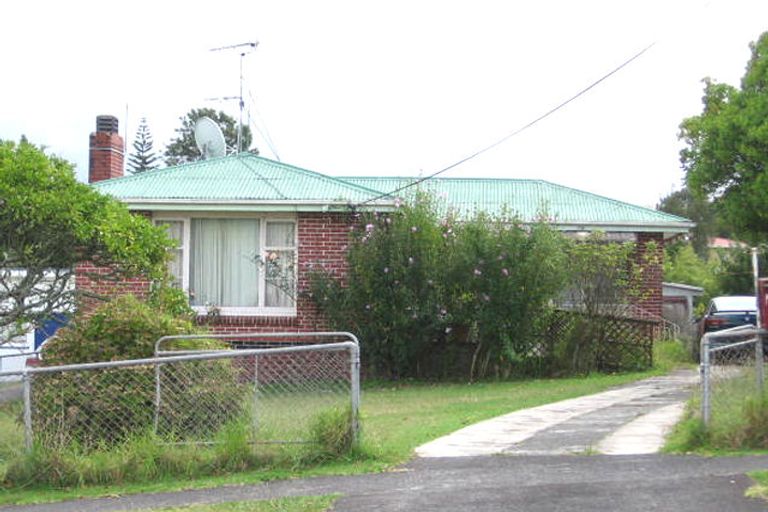 Photo of property in 25 Fruitvale Road, New Lynn, Auckland, 0600