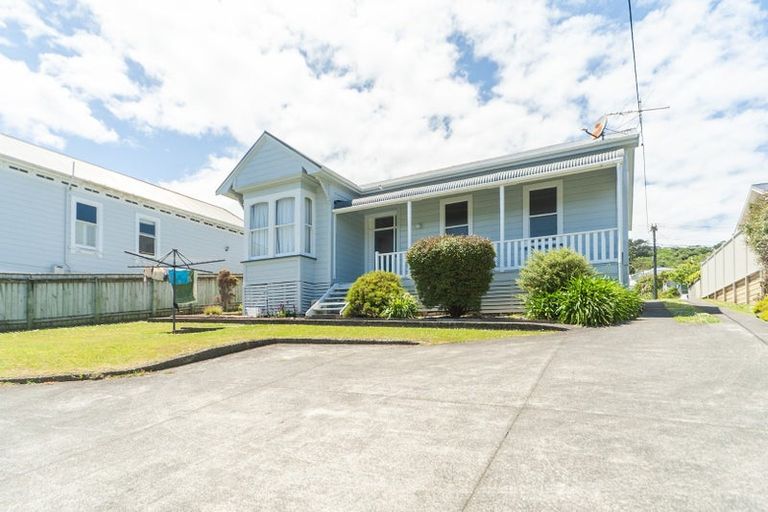 Photo of property in 84 Tiber Street, Island Bay, Wellington, 6023