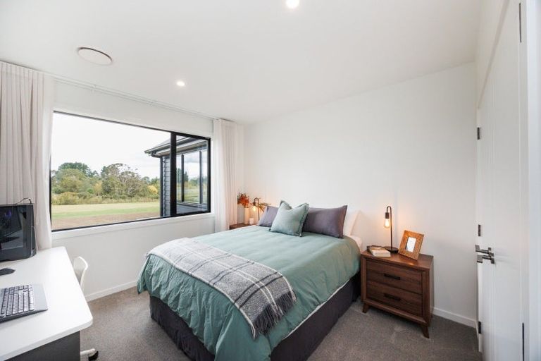 Photo of property in 72 Hartwell Drive, Kelvin Grove, Palmerston North, 4470