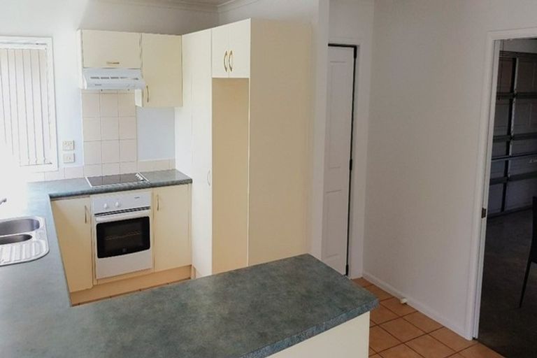Photo of property in 8 Anton Place, Takanini, 2112