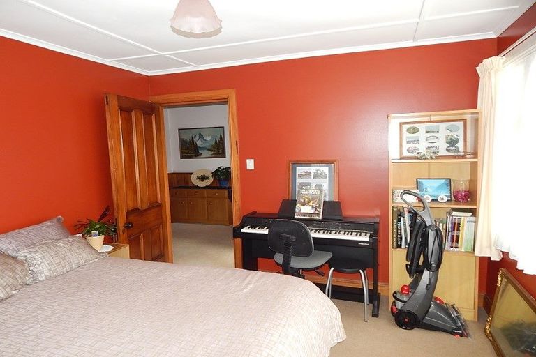 Photo of property in 77 Russell Street, Westport, 7825