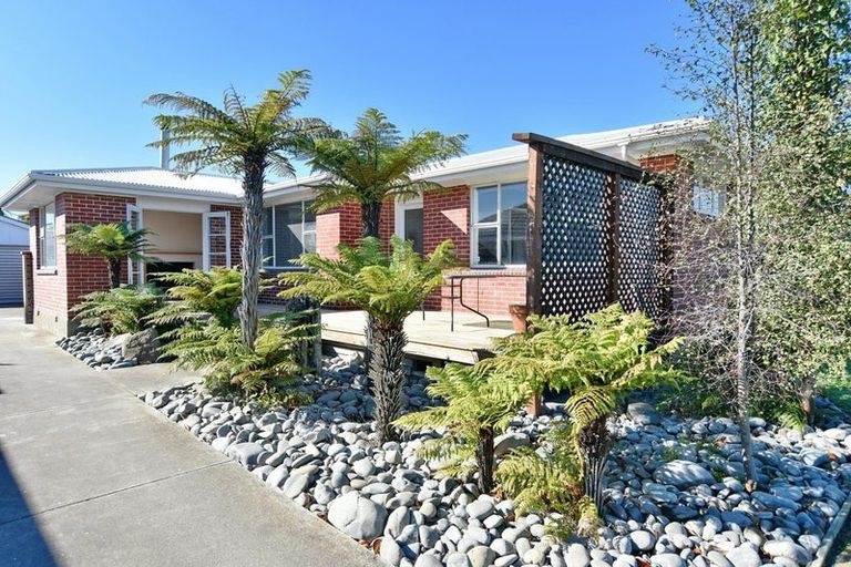 Photo of property in 13 Lyndhurst Crescent, Aranui, Christchurch, 8061