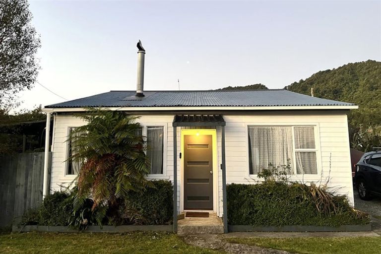Photo of property in 31 Fox Street, Cobden, Greymouth, 7802