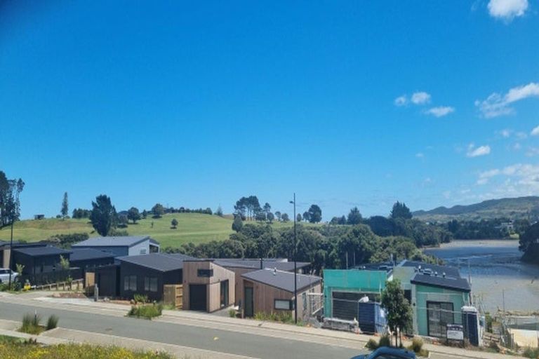 Photo of property in 25 Omahina Street, Raglan, 3225