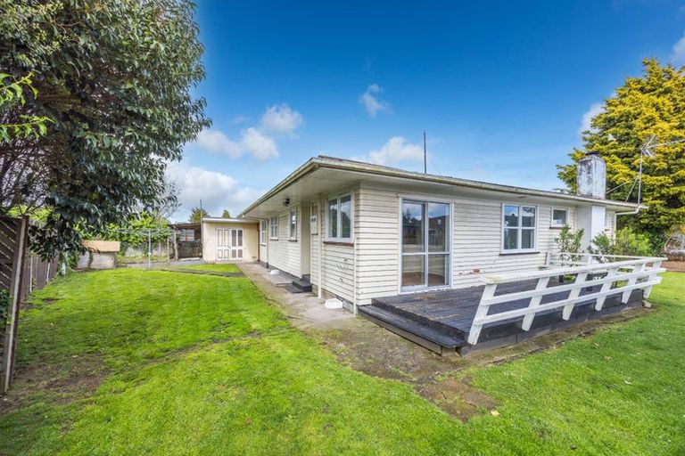 Photo of property in 16 Thornton Place, Melville, Hamilton, 3206