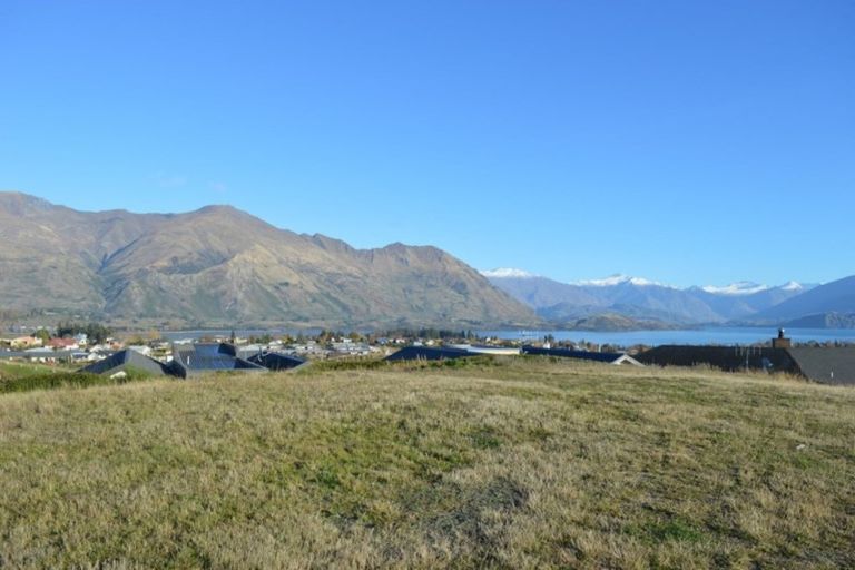 Photo of property in 10 Mataraki Place, Wanaka, 9305