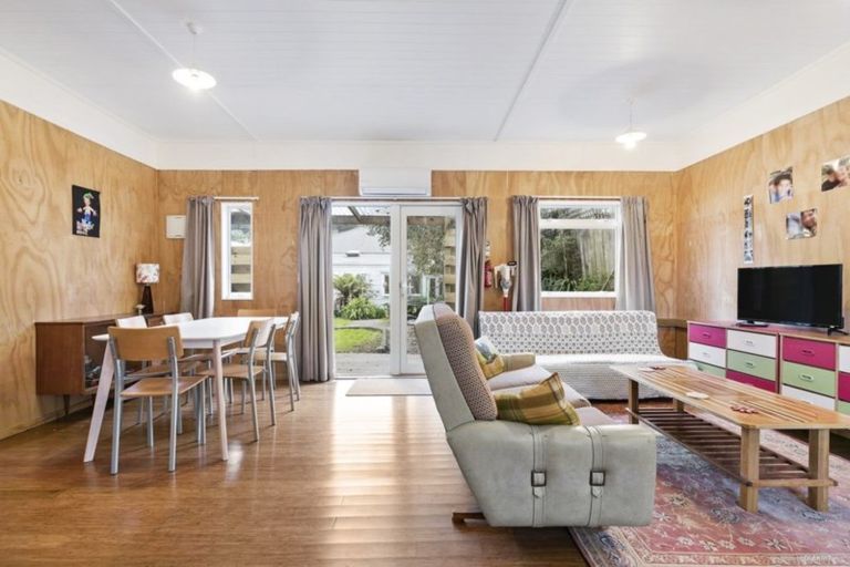 Photo of property in 77 Wright Street, Mount Cook, Wellington, 6021