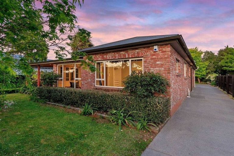 Photo of property in 15 Ngaio Street, Saint Martins, Christchurch, 8022