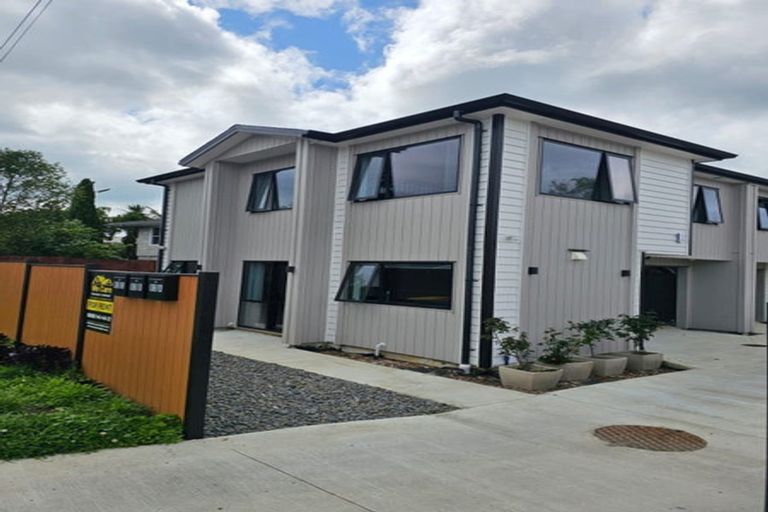 Photo of property in 83a Hutchinsons Road, Bucklands Beach, Auckland, 2014