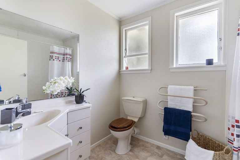 Photo of property in 13 Matapouri Road, Mangere Bridge, Auckland, 2022