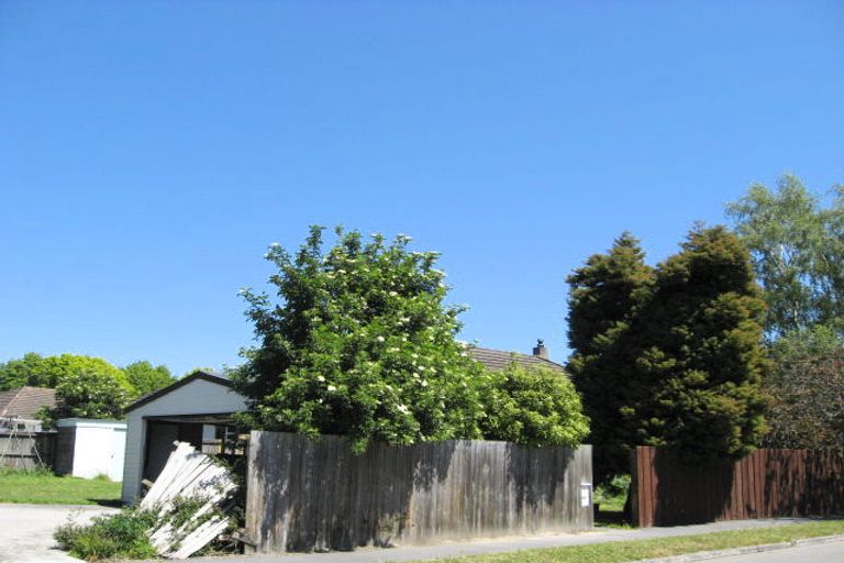 Photo of property in 2 Nyton Place, Bryndwr, Christchurch, 8053