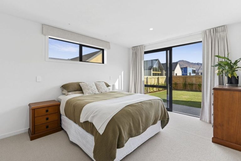 Photo of property in 6 Moonstone Street, Albert Town, 9305