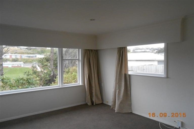 Photo of property in 26 Robert Street, Newlands, Wellington, 6037