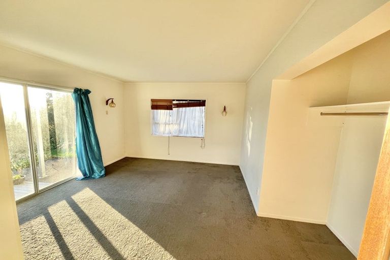 Photo of property in 36 Sunset Road, Unsworth Heights, Auckland, 0632